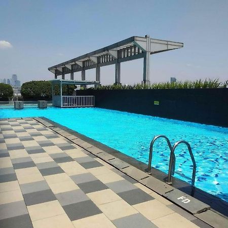 Apartment Cosmo Terrace Jakarta Exterior photo